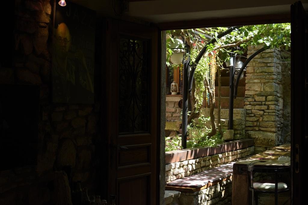 באלה Kamene Price Rooms, Music And Food מראה חיצוני תמונה